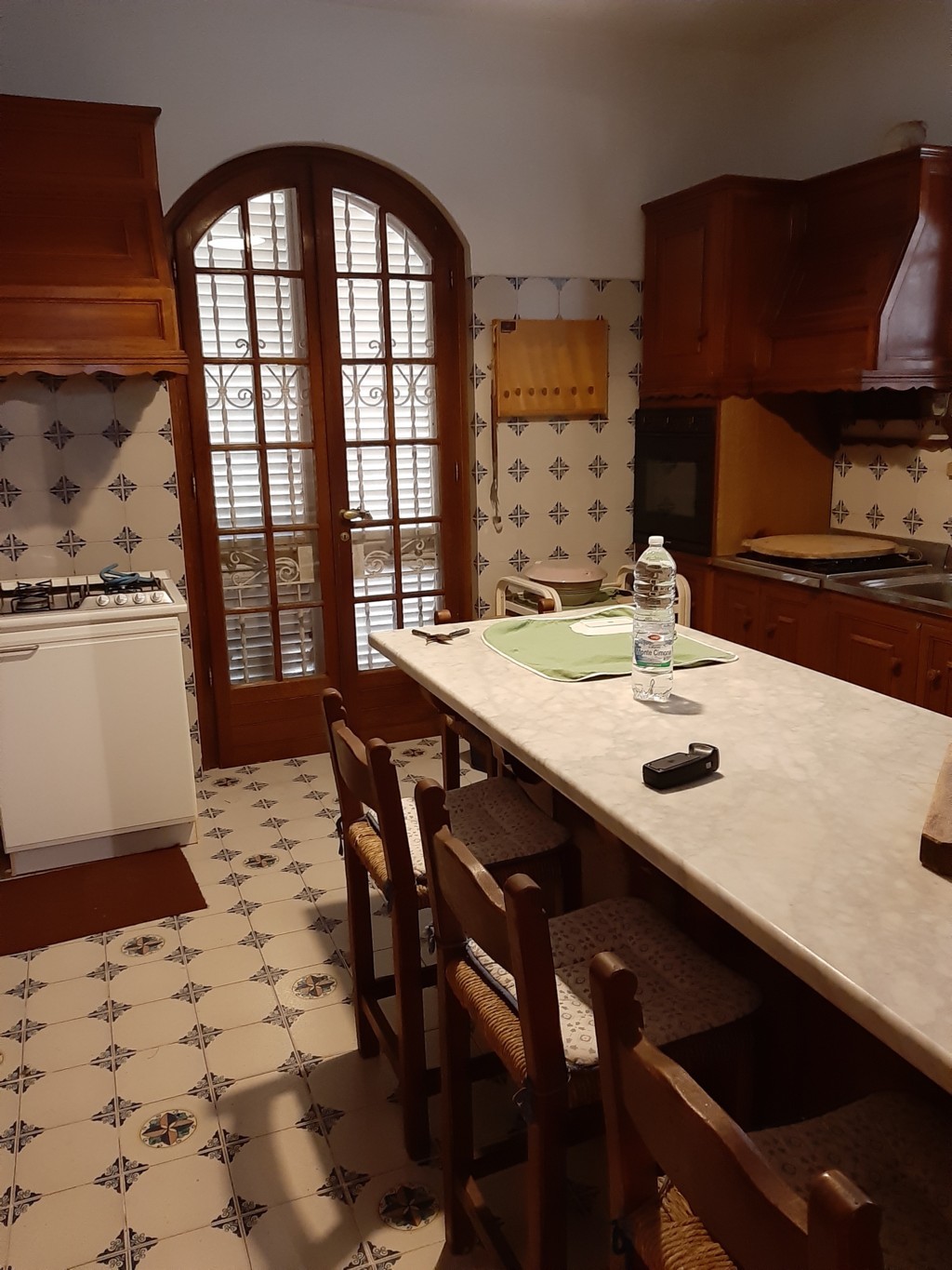 Periferia Sud, 6 Bedrooms Bedrooms, ,3 BathroomsBathrooms,Indipendente,Vendita,1074