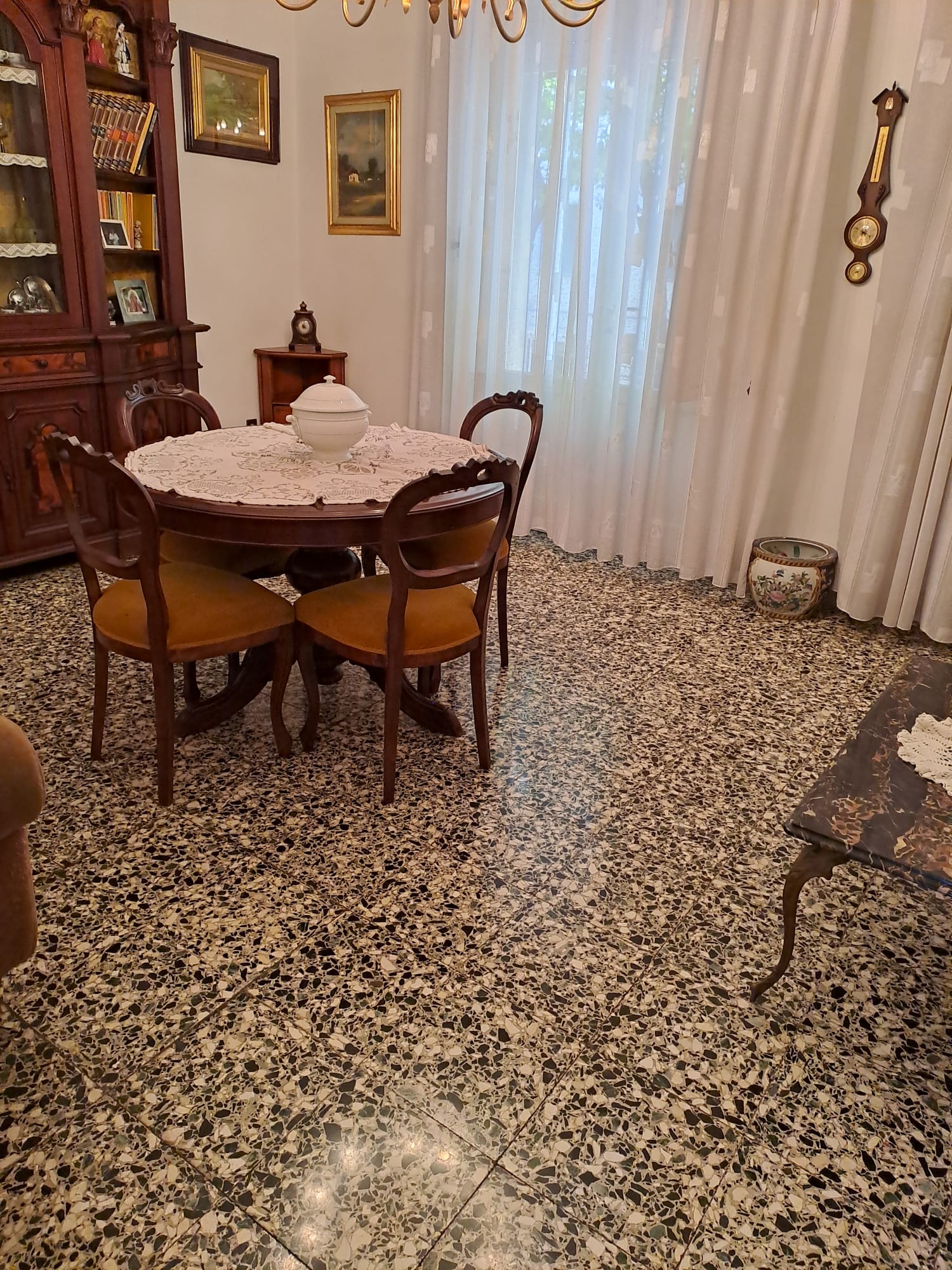 Periferia Sud, 4 Bedrooms Bedrooms, ,2 BathroomsBathrooms,Appartamento,Vendita,1409