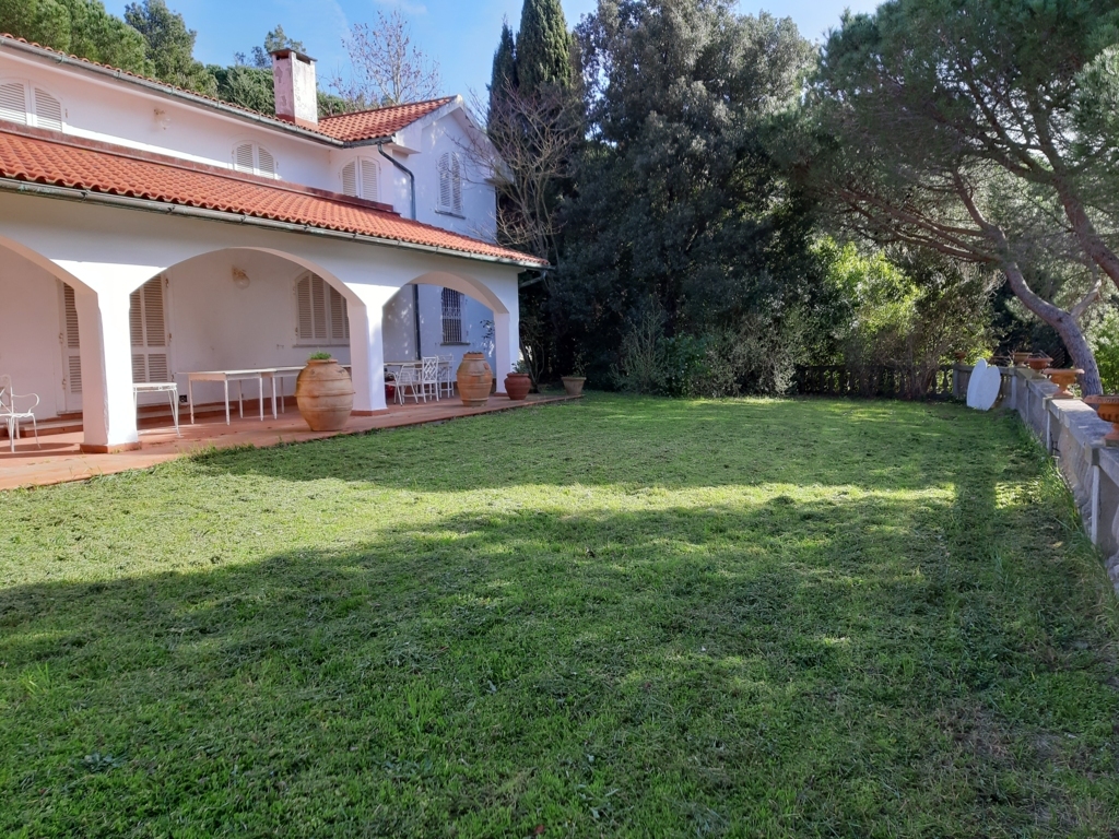 Periferia Sud, 6 Bedrooms Bedrooms, ,3 BathroomsBathrooms,Indipendente,Vendita,1414