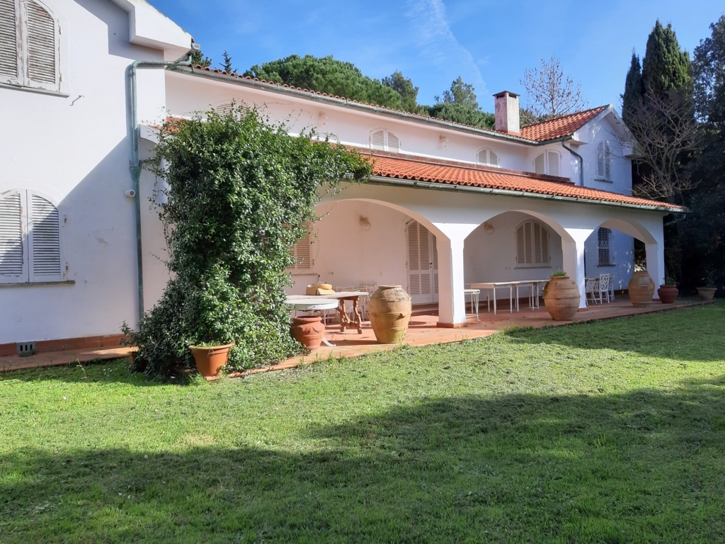 Periferia Sud, 6 Bedrooms Bedrooms, ,3 BathroomsBathrooms,Indipendente,Vendita,1414